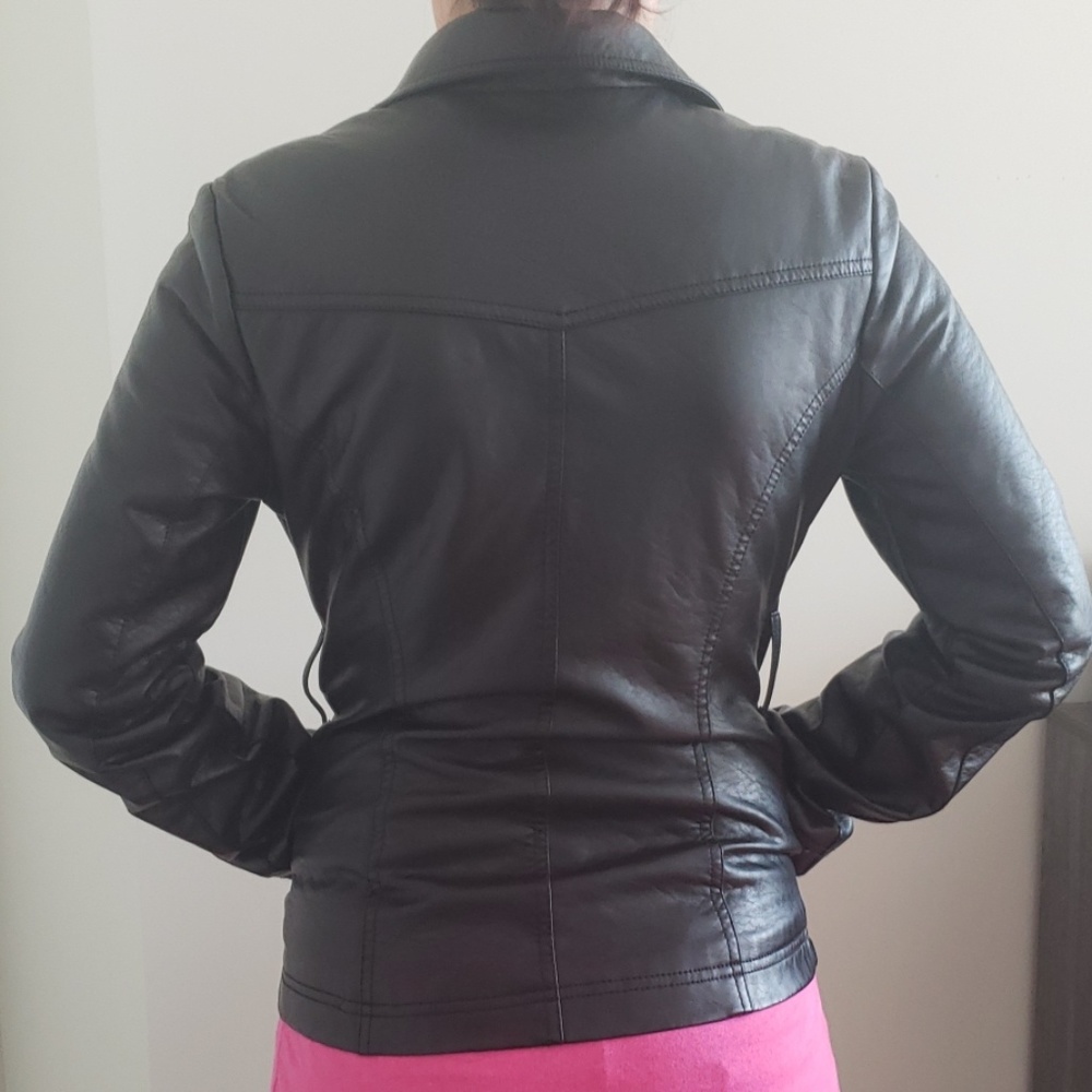black jacket - Picture 3 of 4
